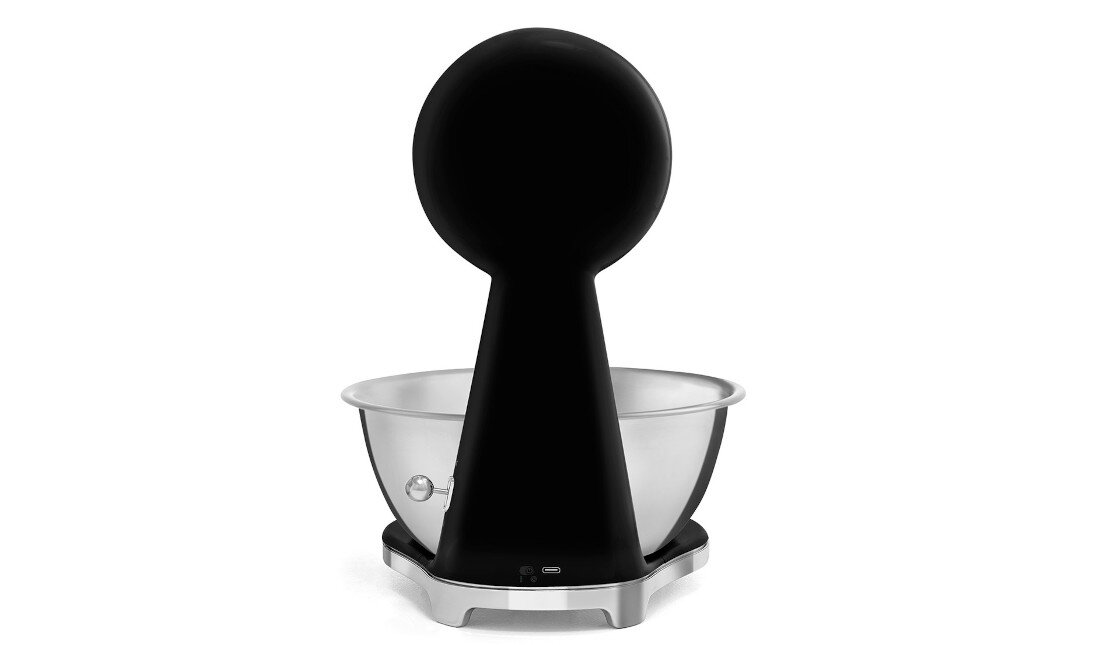 Waga kuchenna SMEG  KSF01BLWW Czarny zawsze gotowa do pracy Wbudowany akumulator litowo-jonow kabel USB-A/USB-C wygodne i ekologiczne podejście