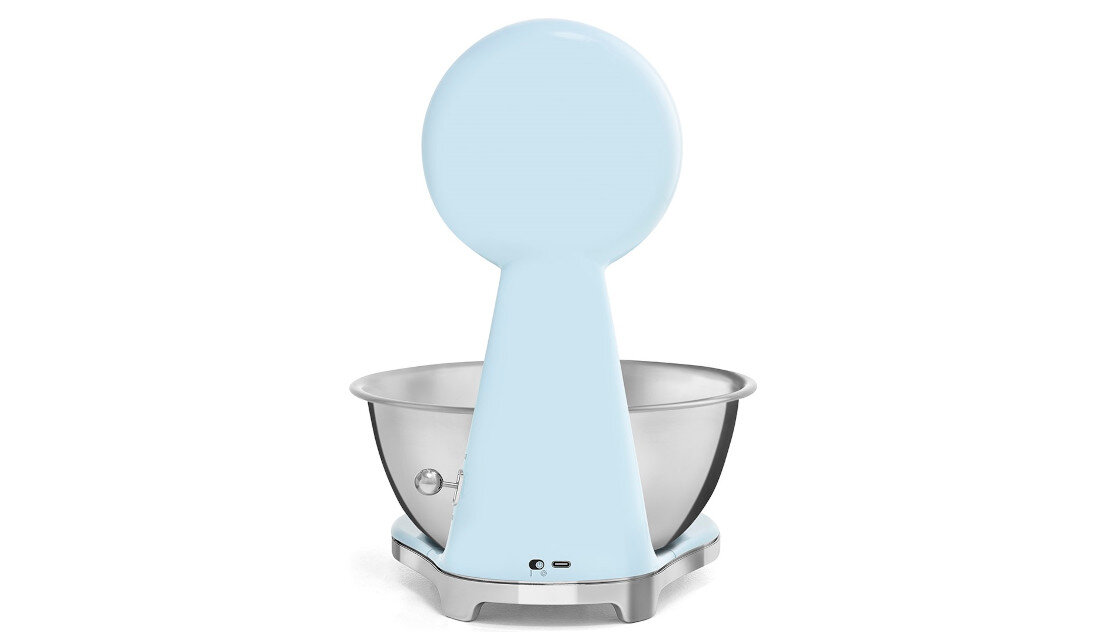 Waga kuchenna SMEG KSF01PBWW Pastelowy Błękit zawsze gotowa do pracy Wbudowany akumulator litowo-jonow kabel USB-A/USB-C wygodne i ekologiczne podejście