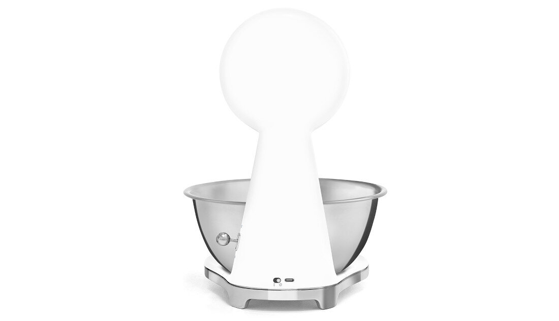 Waga kuchenna SMEG KSF01WHWW Biały zawsze gotowa do pracy Wbudowany akumulator litowo-jonow kabel USB-A/USB-C wygodne i ekologiczne podejście