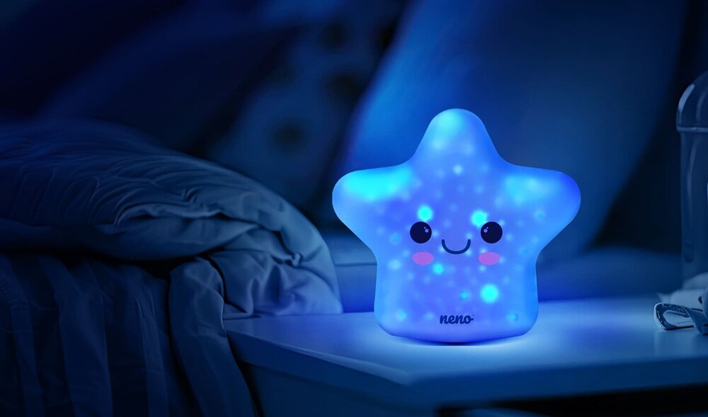 Lampka nocna NENO Shine urocza, uśmiechnieta chmurka, do dziecięcego pokoju, mękka struktura, poznawanie kształtów