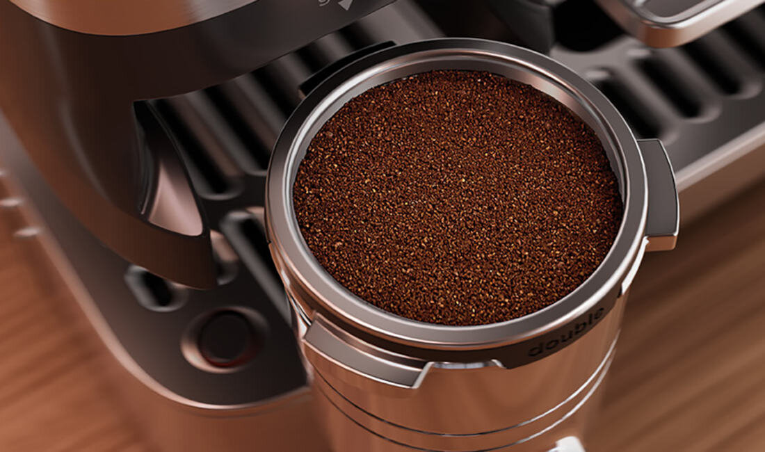 Ekspres NINJA Luxe Cafe Pro ES701EU (Cold Brew) mielenie i dozowanie Wbudowany młynek z wagą precyzyjne odmierzenie ziaren odpowiednie zmielenie smak aromat zbiornik na kawe pojemnosc tamper zbiornik kawa pojemność