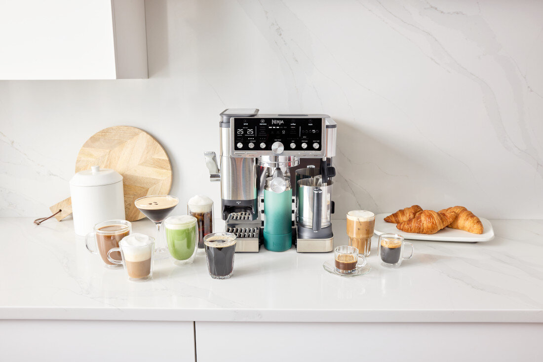 Ekspres NINJA Luxe Cafe Pro ES701EU (Cold Brew) Łatwe czyszczenie i konserwacja programy czyszczące możliwość mycia elementów w zmywarce Automatyczne odkamienianie i płukanie kawa świeża i higieniczna