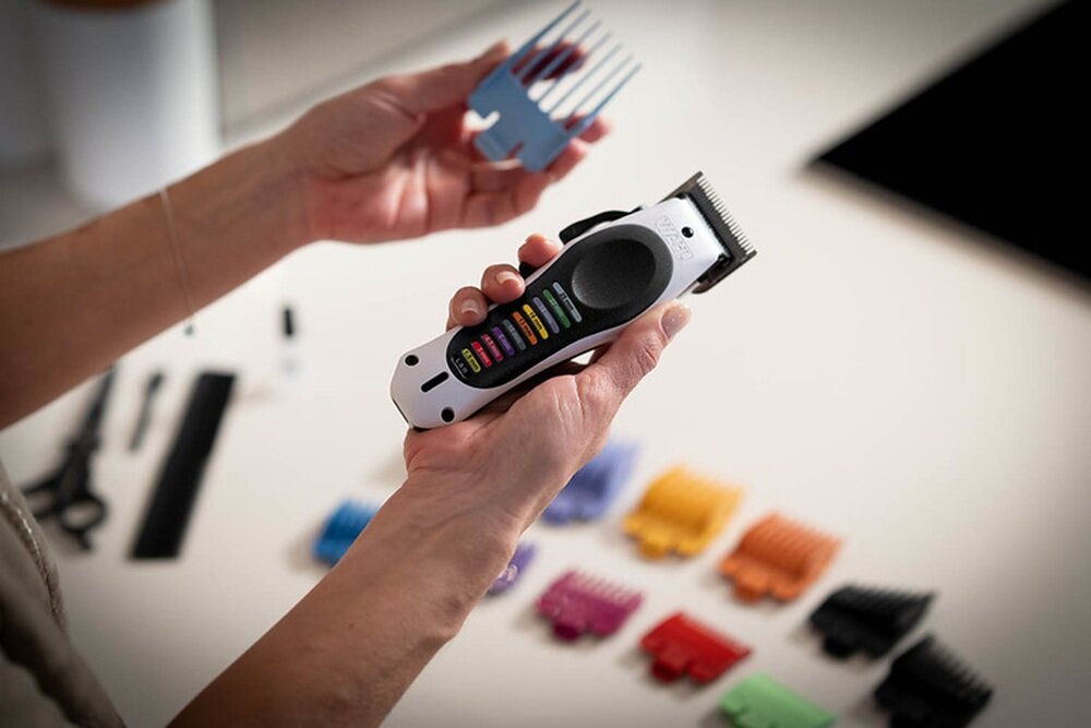 Strzyżarka WAHL Color Pro Lithium Clipper 0.7-25 mm kolorowe wymienne nasadki, wymiana nasadek, odpowiednia długość strzyżenia