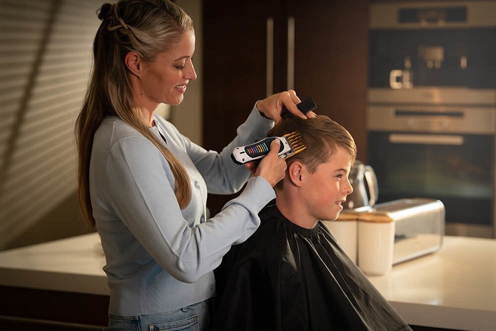 Strzyżarka WAHL Color Pro Lithium Clipper 0.7-25 mm maszynka w użyciu, zdejmowane ostrza, łatwiejsza higiena