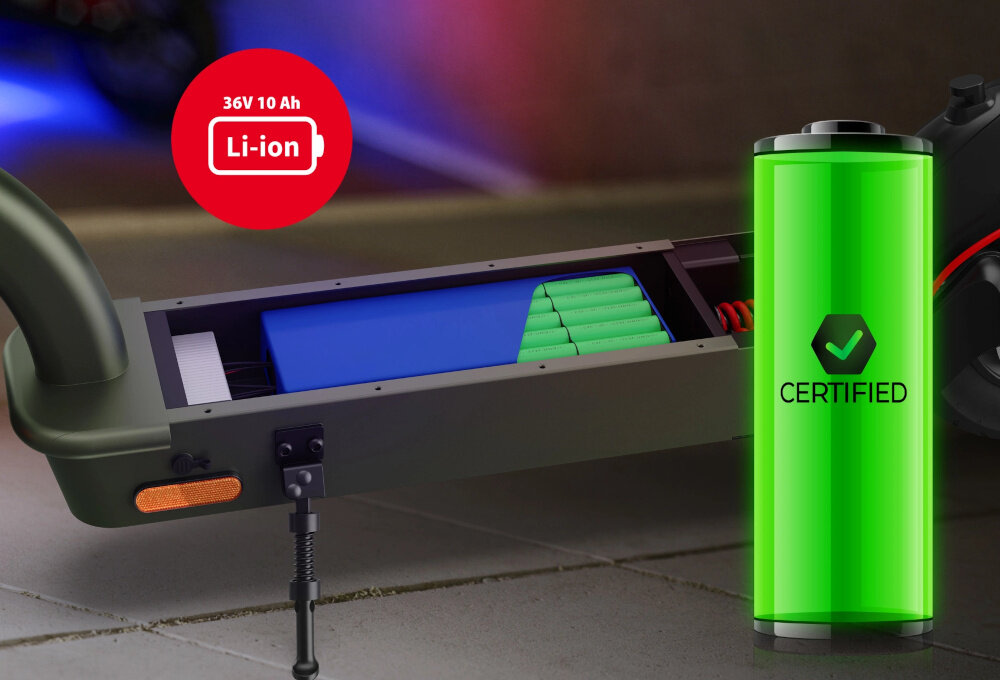 Hulajnoga elektryczna SHARP EM-KT4CEU-G 35km 350W Amortyzacja 10 cali Oliwkowo-szary ciemne tło zbliżenie na deck otwarty deck w środku bateria podświetlona na niebiesko-zielono obok stoi zielona bateria w czerwonym kółku biały napis 36V 10 Ah Li-ion bateria o pojemności 10 Ah zasięg do 35 km bateria litowo-jonowa o napięciu 36 V czas ładowania około 6-8 godzin