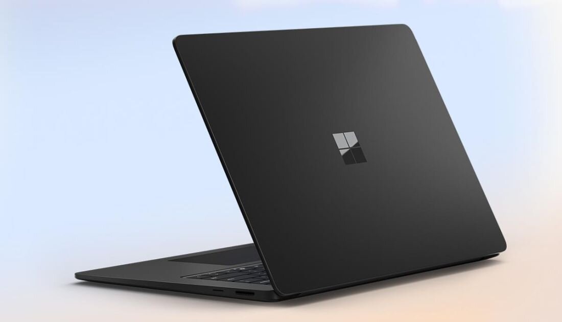Laptop MICROSOFT Surface Laptop Copilot+ PC pokazany tyłem. Ekologia, Zrównoważony rozwój