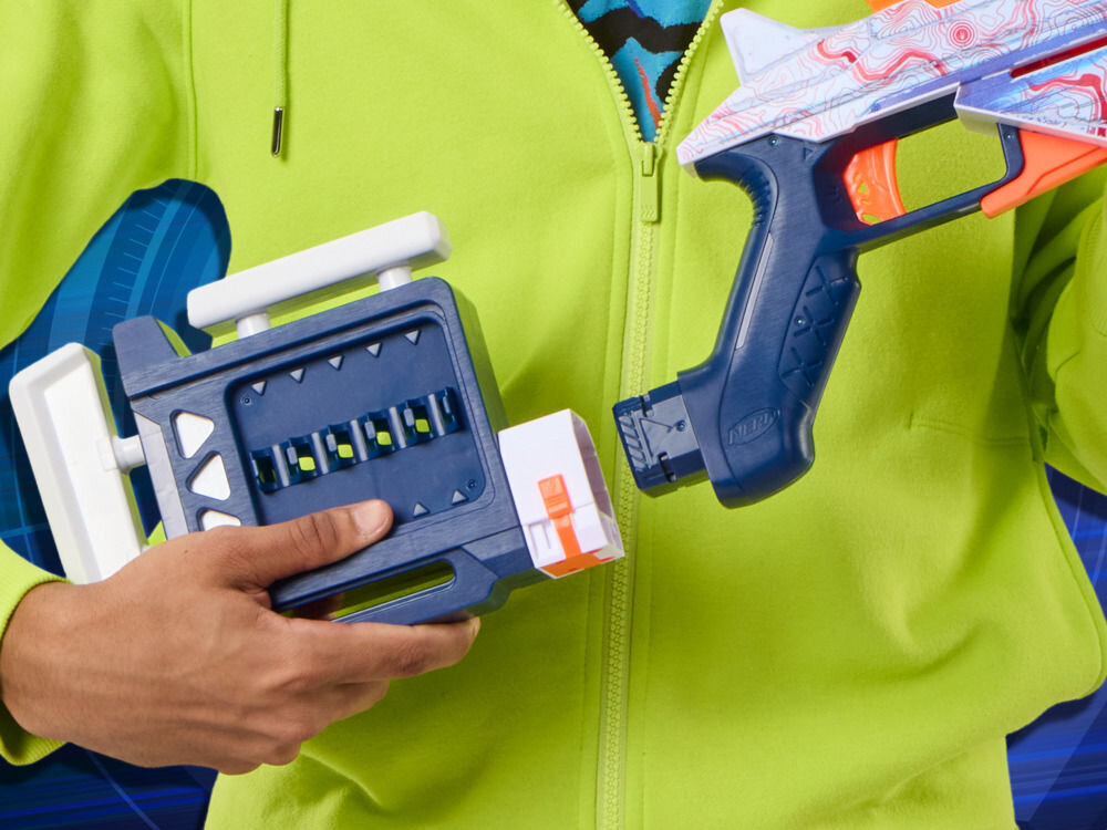 Wyrzutnia NERF Loadout Arctic Zerostriker G17634N0 z magazynkiem 6 strzałek emocje i celność - zbliżenie na wewnętrzny magazynek