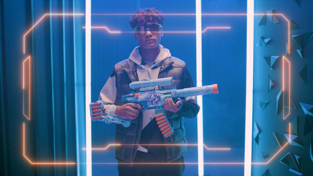 Wyrzutnia NERF Loadout Frost Fusion G3157EU4 zabawka do dynamicznych gier - nastolatek strzelajacy z wyrzutni