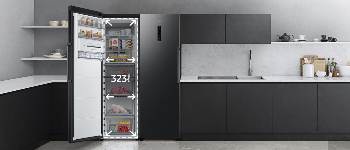Zamrażarka Samsung RZ32C7CBEB1 z izolacją w technologii SpaceMax™ posiada 323 litry pojemności Zamrażarka Samsung RZ32C7CBEB1 z izolacją w technologii SpaceMax™ posiada 323 litry pojemności