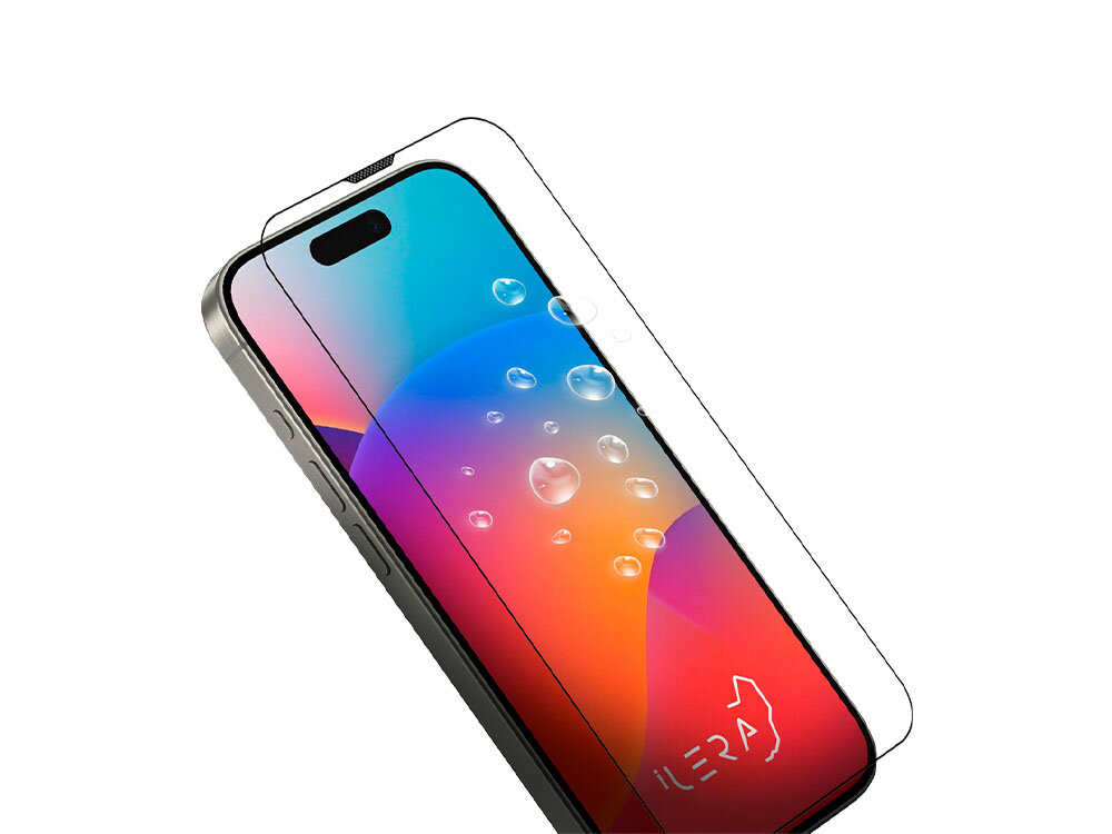 Szkło hartowane ILERA Permium Sapphire Ultra+ do Apple iPhone 16 + szkło na obiektyw zdjęcie na białym tle, krople na ekranie telefonu