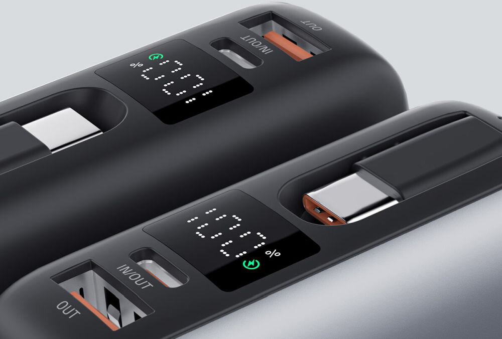 Powerbank 4SMARTS Enterprise Compact 20000 mAh 45 W Zintegrowany kabel USB-C szybkie ładowanie smartfon, tablet, słuchawki lub inne akcesoria Wbudowana bateria 20 000 mAh - zbliżenie na porty i ekran