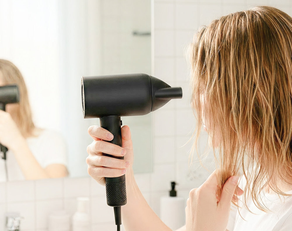 Suszarka BEAUTIFLY Mistessence Precyzja w każdym ruchu Płaski koncentrator w jednym kierunku tworzenie gładkich, eleganckich fryzur modelowanie dokładność