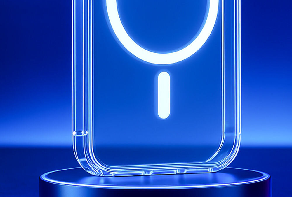 Etui 3MK Armor MagSafe do Apple iPhone 17 Przezroczysty zbliżenie na dolną część etui na podeście granatowe tło z poświatami światła personalizacja wyraź siebie personalizacja dowolnym nadrukiem Twoje zasady