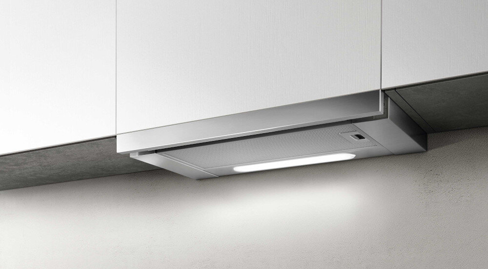 OKAP ELICA ELITE 35 GRIX A 60 lifestyle teleskopowy wygląd całościowy pasek światło przyciski elegancki szary kolor wykończenie stal nierdzewna listwa wysuwana odporność na zarysowania proszkowe malowanie ponadczasowy design