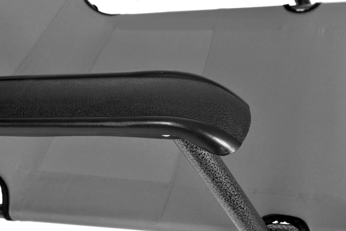 Leżak BLACK FOREST L-0279S Szary, tkanina, wodoodporna, UV, przewiewna, Podłokietniki leżaka z szarym obiciem.