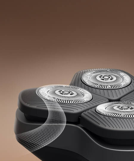 Grafika przedstawiająca elementy laktatora. Od lewej: mocny silnik z klipsem i paskiem, wielokierunkowa nakładka, membrana, zawór, przeźroczysta muszla (200 ml) z nóżką stabilizującą, silikonowy lejek SkinSense i reduktor lejka.