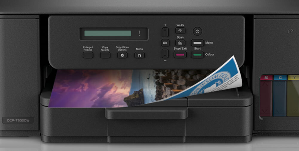 Urządzenie wielofunkcyjne BROTHER DCP-T530DW Druk w kolorze, Automatyczny druk dwustronny, Wi-Fi zbliżenie na panel sterowania oraz wydrukowaną w kolorze kartkę szybki dokładny wydruk ilość mono czas wydruku pierwszej strony rozdzielczość tryb cichy bez zakłócania domowego spokoju