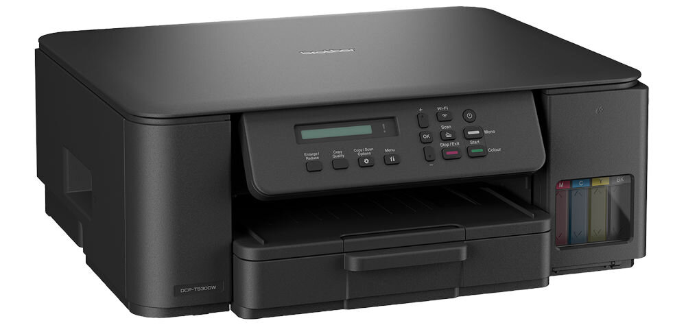 Urządzenie wielofunkcyjne BROTHER DCP-T530DW Druk w kolorze, Automatyczny druk dwustronny, Wi-Fi prezentacja urządzenia od przodu pod kątem na białym tle funkcje 3w1 druk skan kopiuj wygoda organizacja przestrzeni