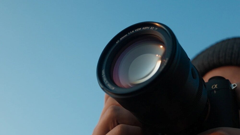 Obiektyw Viltrox AF 85mm f/1.4 Sony FE obiektyw do filmowania płynny autofokus brak oddychania ostrości naturalne kolory