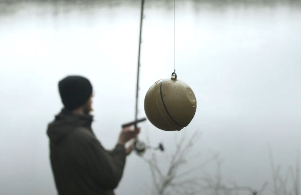 Echosonda wędkarska DEEPER CHIRP+ 2.0 z GPS sruby mocujace do wedki o minimalnej gramaturze do 80 g plecionka do 7 kg lub mocniejszej na odleglosc do 120 metrow