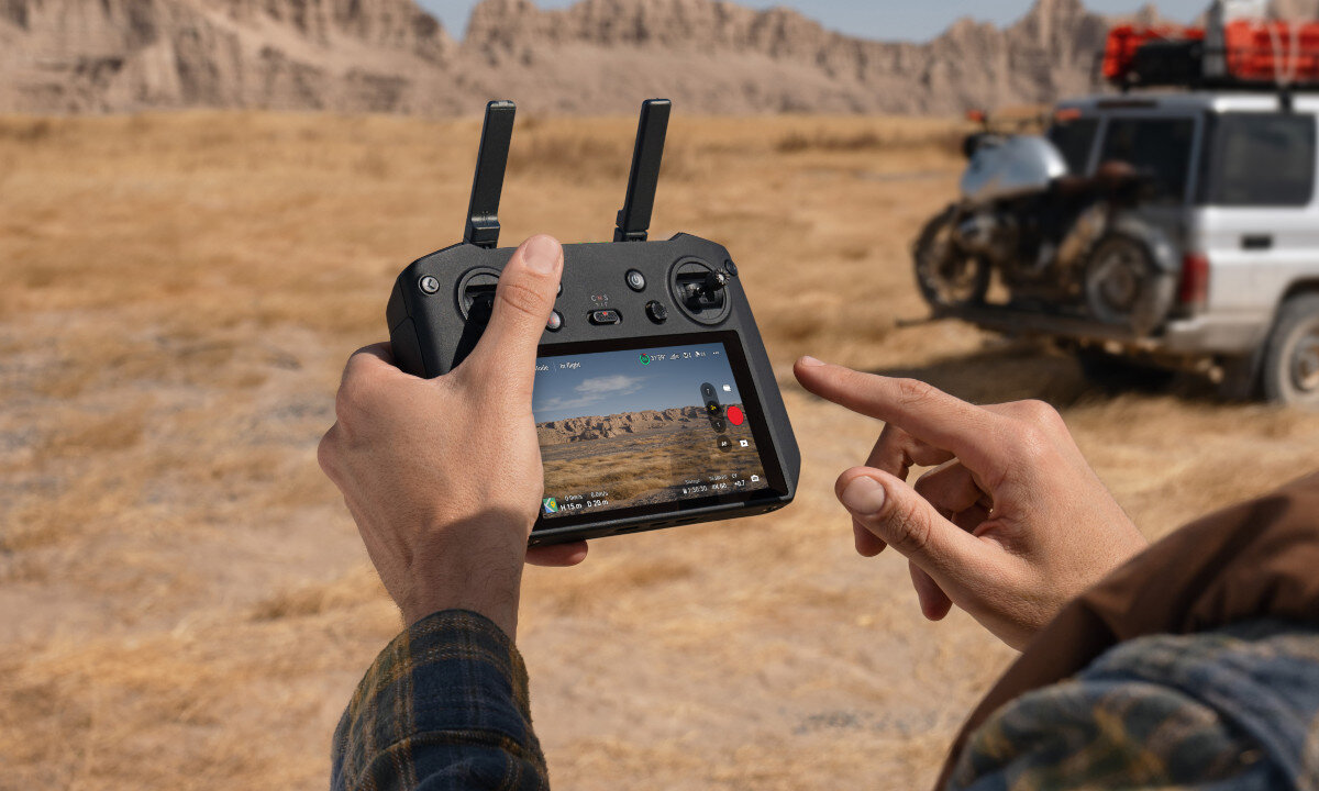 Dron DJI Mavic 3 Pro Fly More Combo (DJI RC PRO) zastosowanie cechy działanie funkcje możliwości opis parametry