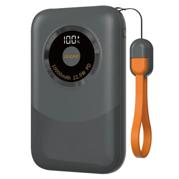 Szary powerbank z wyświetlaczem pokazującym 100% oraz napisem \'DUDAO 10000mAh 22.5W PD\'. Obok urządzenia znajduje się pomarańczowy pasek do noszenia.