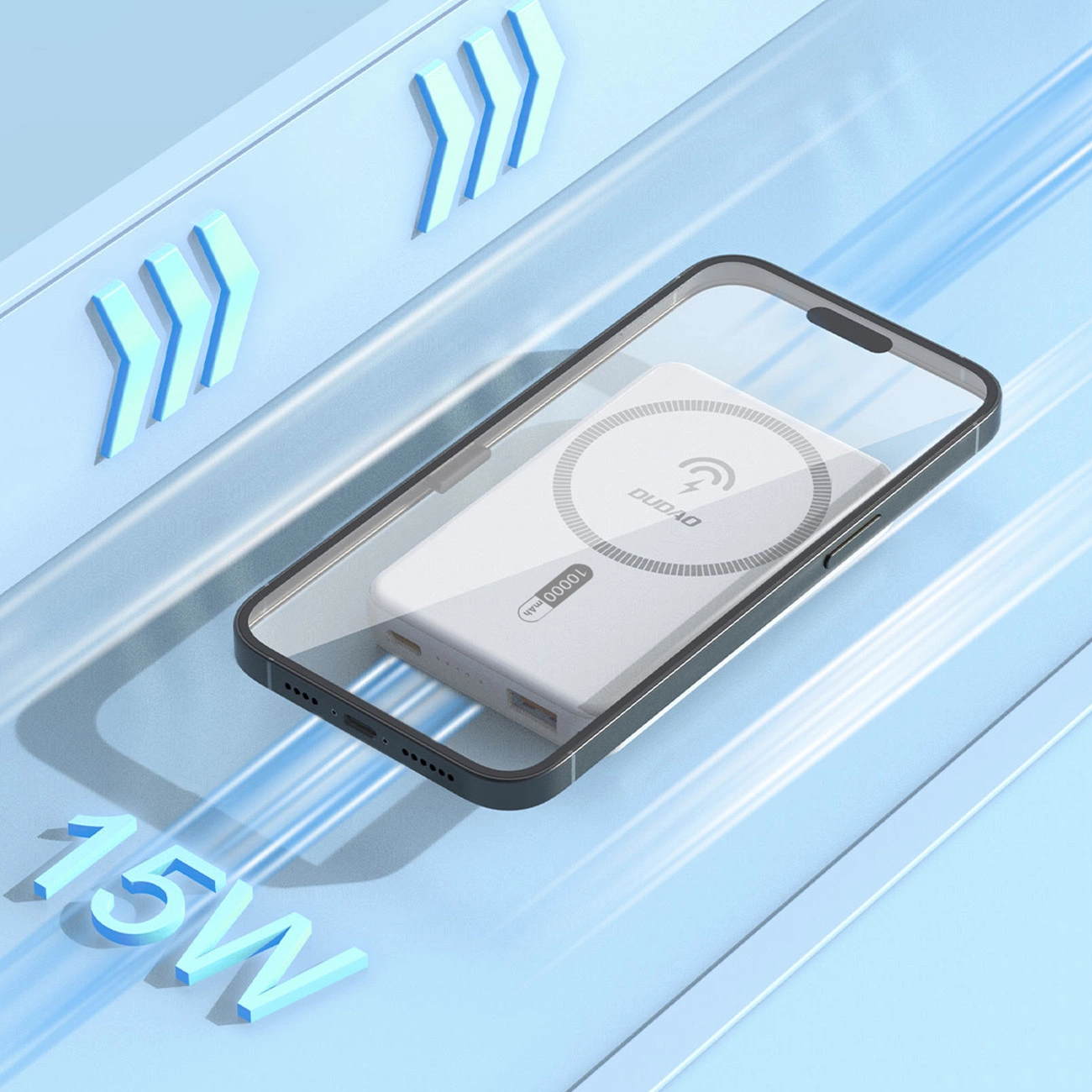Na obrazie widoczny jest biały powerbank z logo \'DUDAO\', umieszczony pod przezroczystym telefonem. W tle znajdują się niebieskie strzałki i napis \'15W\'.