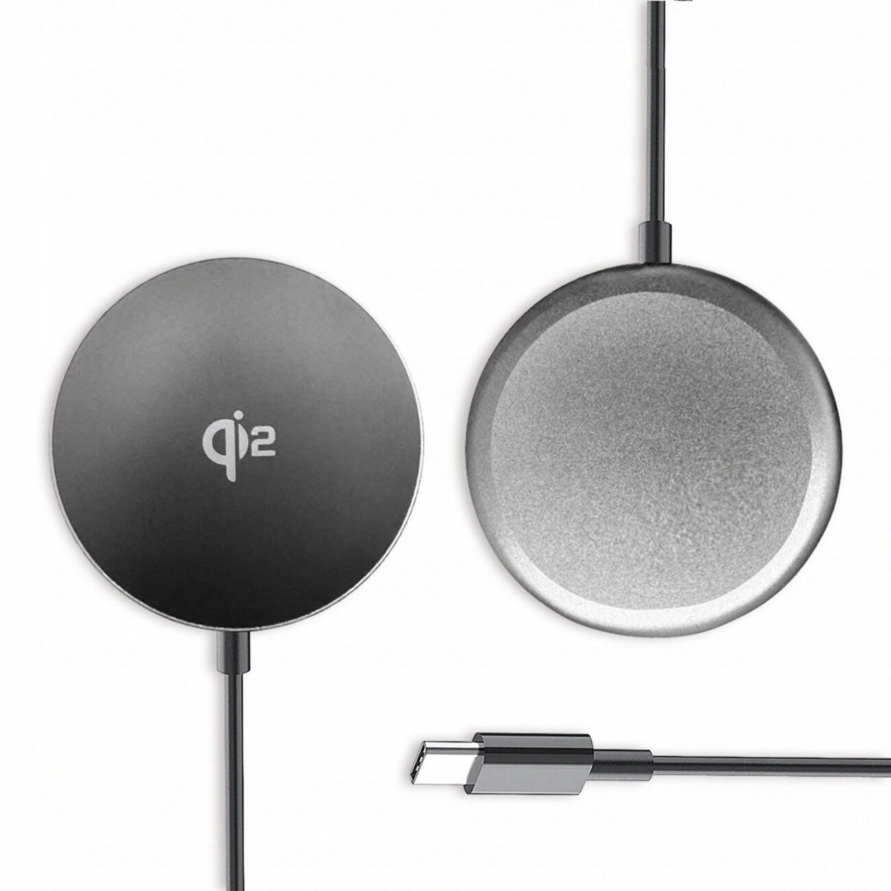 Dwa okrągłe elementy ładowarki indukcyjnej, jeden z logo \'qi2\', połączone kablem zakończonym wtyczką USB-C.