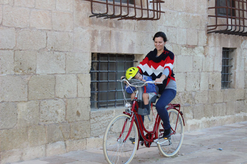 Fotelik rowerowy WEERIDE Kangaroo LTD Czarno-brązowy alternatywa dla wozka specjalna podporka polozenie glowki dziecku bezpieczna drzemka