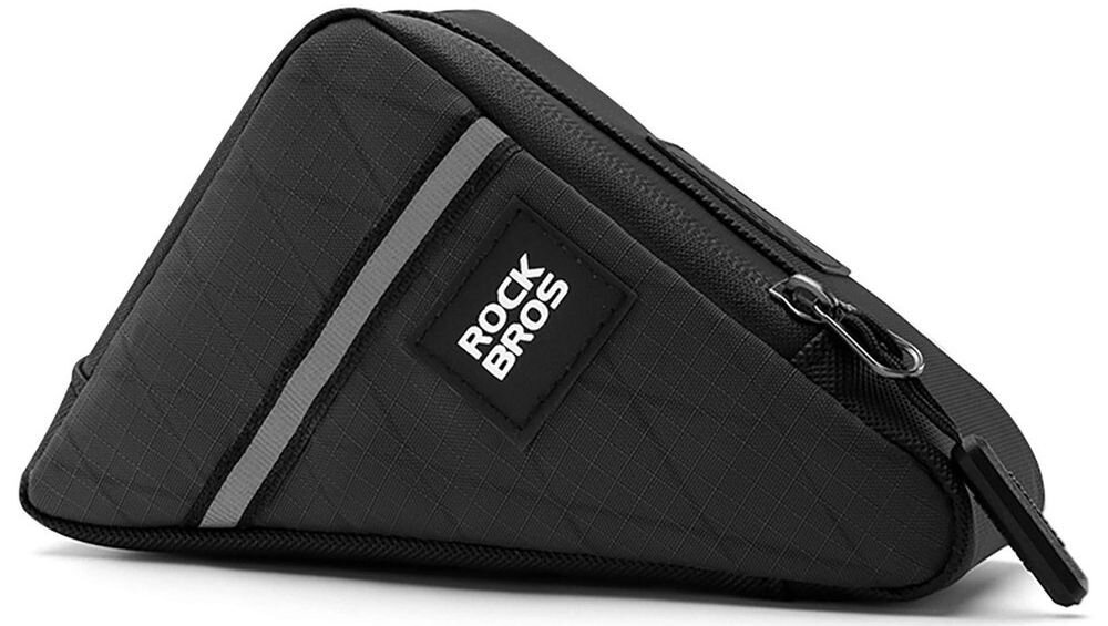 Czarna torba rowerowa o trójkątnym kształcie z widocznym logo \'ROCK BROS\'. Torba posiada zamek błyskawiczny i odblaskowy pasek.
