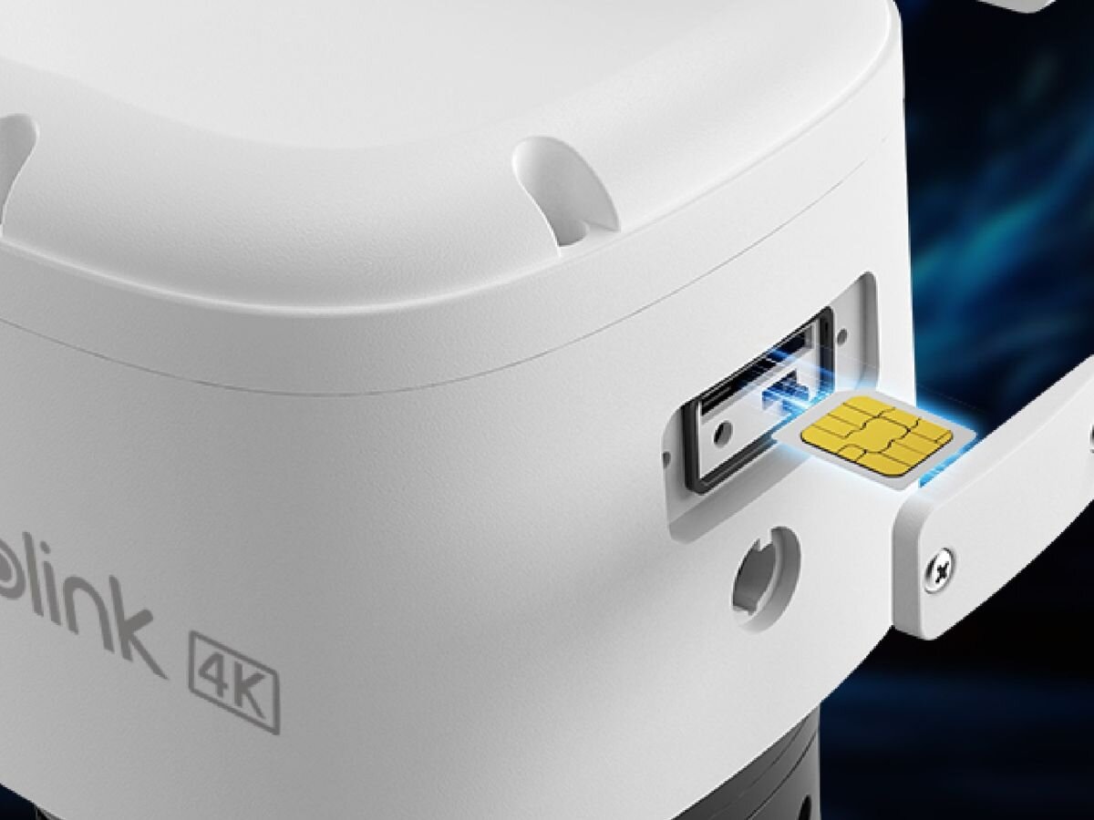 Kamera REOLINK Trackmix Series G770 Zewnętrzna, 4G LTE, P2P, Kamera obrotowa, karta sim, obiektyw, rozdzielczość, elastyczność, zbliżenie na wejście karty microsd do kamery w stylu wizualizacyjnym