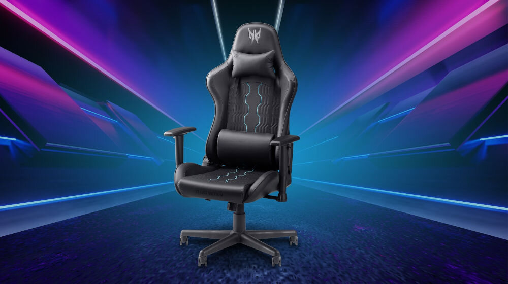 Fotel ACER Predator Rift Go prezentacja fotela od przodu pod kątem na niebiesko-fioletowym tle wypełnienie z miękkiej pianki poduszki pokryte PVC wygoda siedzenia podparcie lędźwiowe zagłówek utrzymanie prawidłowej postawy wyprofilowane oparcie podłokietniki 1D