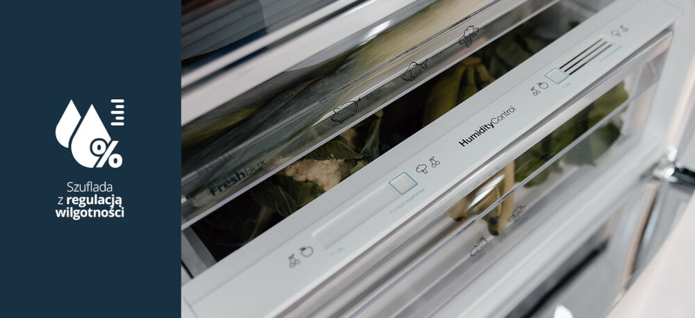 Lodówka VESTFROST VR-FB482-2ERBG No Frost 190.1cm Beżowy Na zdjęciu znajduje się szuflada w lodówce z opcją regulacji wilgotności – widoczne są świeże warzywa oraz panel „Humidity Control” umożliwiający ustawienie poziomu wilgotności szuflada regulacja wilgotności Humidity Control świeżość warzywa owoce grzyby komora schładzania mięso ryby temperatura