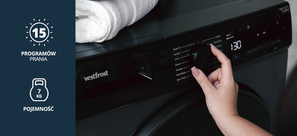Pralka VESTFROST VW-FD4B1270EU Na zdjęciu widoczny jest panel sterujący pralki Vestfrost z ręką ustawiającą program, a obok grafiki informujące o 15 programach prania i maksymalnej pojemności 10 kg. Urządzenie wyróżnia się nowoczesnym designem i wygodną obsługą 15 programów prania szybkie pranie delikatne pranie cykl wełna odświeżanie 15 minut pranie jeans pranie outdoor pranie pościeli pranie dziecięce