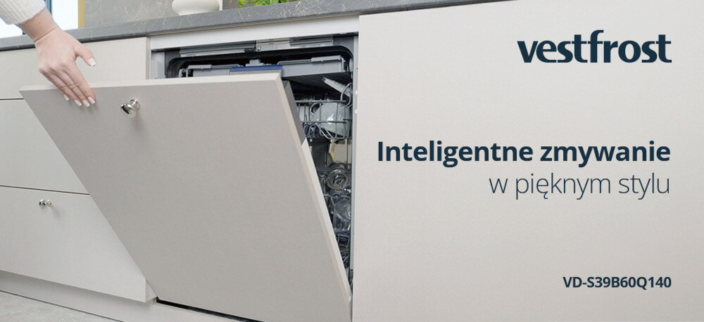 Zmywarka VESTFROST VD-S39B60Q140 Grafika przedstawia zabudowaną zmywarkę Vestfrost w eleganckiej, jasnej kuchni, z lekko opuszczonym frontem meblowym uchylanym przez dłoń użytkownika. Po prawej stronie umieszczono granatowy logotyp Vestfrost oraz hasło „Inteligentne zmywanie w pięknym stylu” wraz z oznaczeniem modelu VD-S39B60Q140