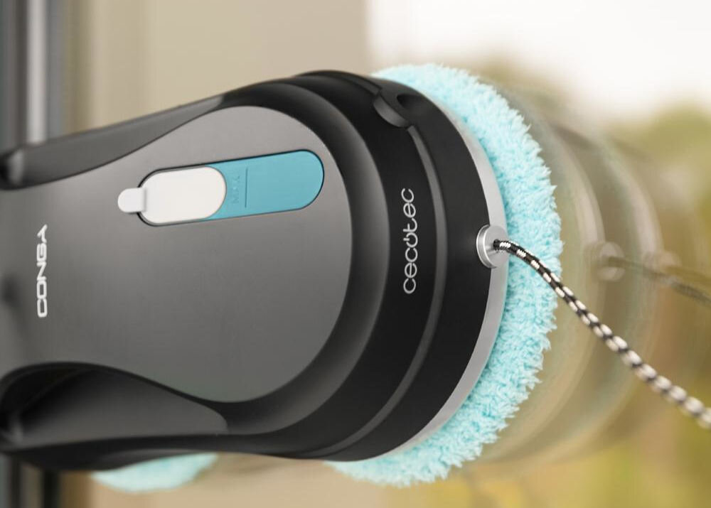 Robot do mycia okien CECOTEC Conga WinDroid 890 SprayWater Smart Connected cztery różne tryby czyszczenia wszechstronne narzędzie czyszczenie z góry na dół w sposób horyzontalny zdalne sterowanie za pomocą pilota zwiększony komfort uzytkowania 