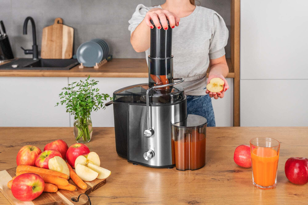 Sokowirówka GÖTZE & JENSEN JM501X antyposlizgowe nozki blokada pokrywy zabezpieczenie przed przegrzaniem