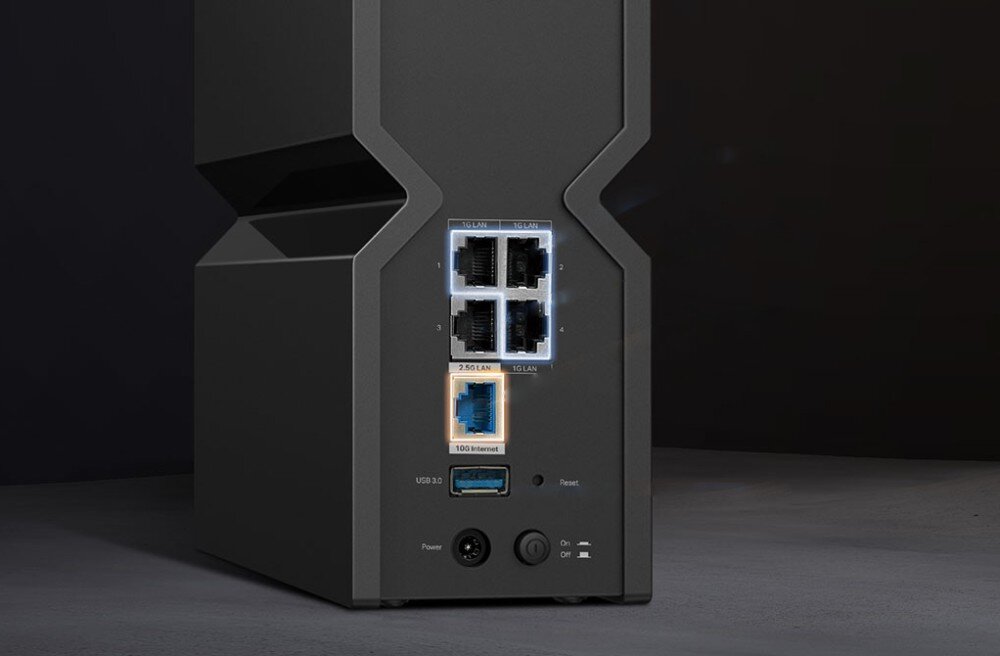 Router TP-LINK Archer BE700 Zbliżenie na tylne porty urządzenia z podświetlonymi ramkami wokół gniazd LAN i WAN oraz portem USB