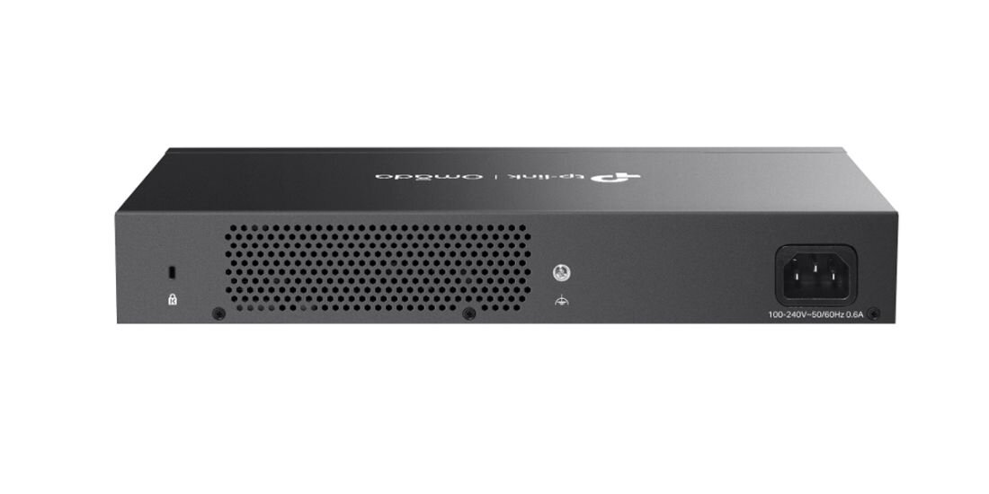 Przełącznik TP-Link Omada pokazuje tylny panel z gniazdem zasilania i otworami wentylacyjnymi na jasnym tle
