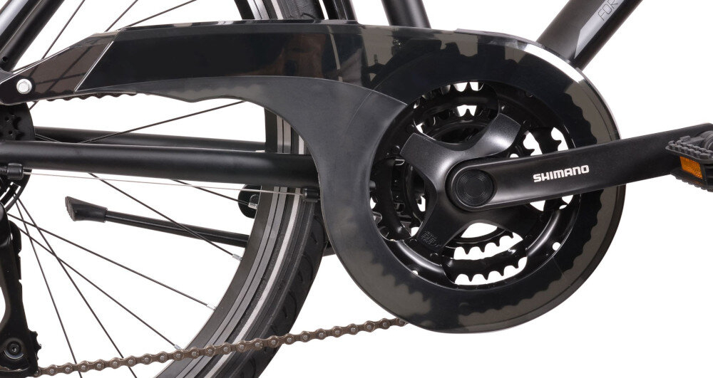 Rower trekkingowy INDIANA X-Road 3.0 M21 26 cali męski Czarny zbliżenie na łańcuch lekka wydajna konstrukcja korby SHIMANO typu FC-TY301 28/38/48T kaseta SHIMANO typu CS-HG31 8 Speed 11-34 wytrzyma bardzo duży nacisk na pedały