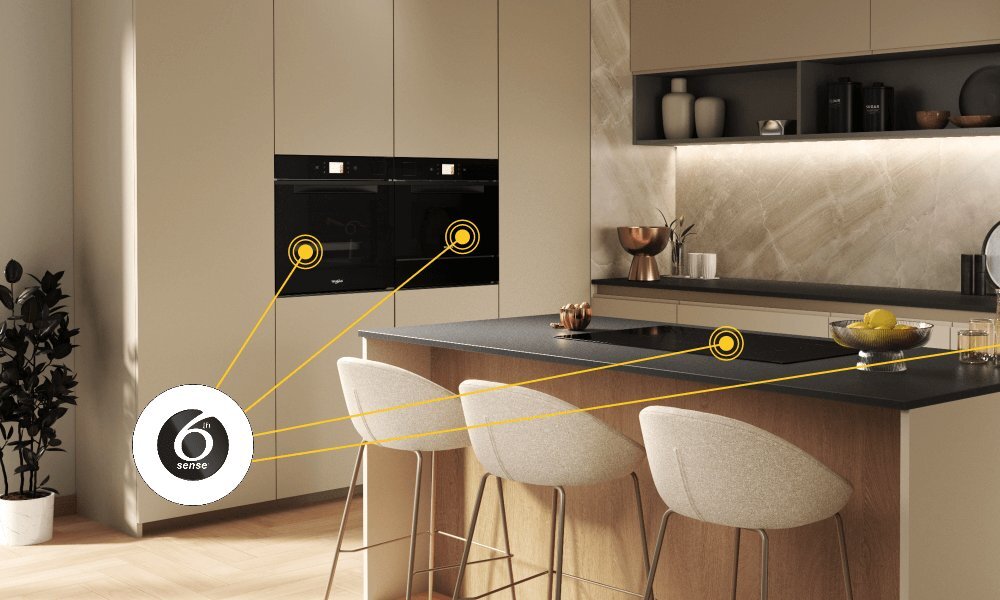 Płyta indukcyjna WHIRLPOOL WTX8015DCF wizualizacja elementy punkty wyróżnione ikona kuchnia zabudowa agd krzesła