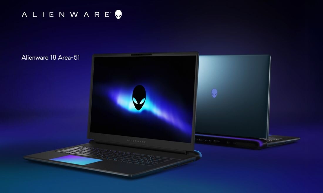 Dwa laptopy gamingowe Dell Alienware 18 Area-51 z niebieskim podświetleniem AlienFX i logo obcego na ekranie na ciemnoniebieskim tle  