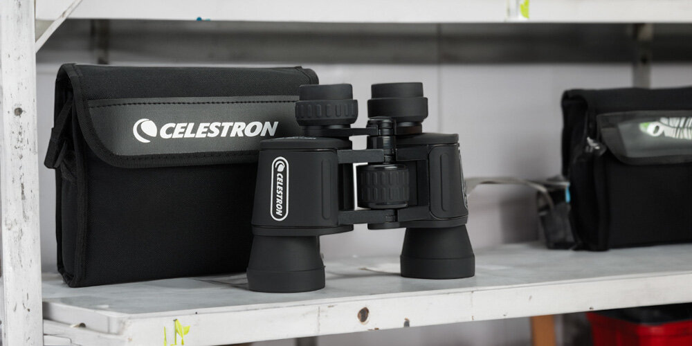 Lornetka CELESTRON UpClose G2 8x40 - Kompletny zestaw