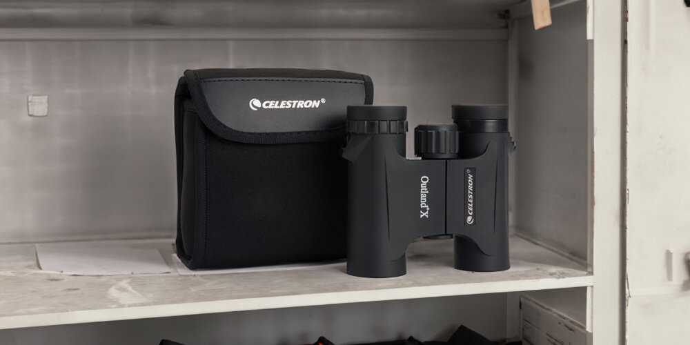 Lornetka CELESTRON Outland X 10x25 - Praktyczne dodatki
