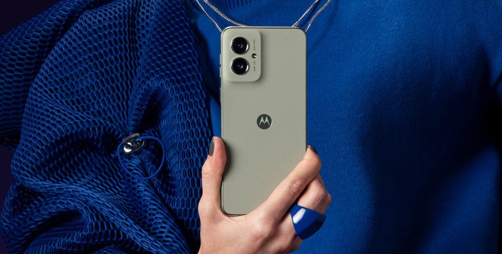 Smartfon MOTOROLA Moto G55 kv lifestyle początek opisu sekcja nagłówkowa
