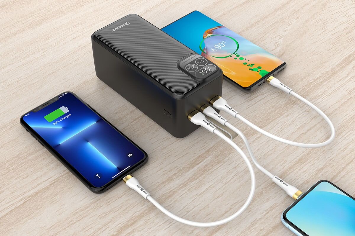 HAWK HW-PB50000 Power Delivery do 22,5 W Quick Charge 3.0 do 18 W automatycznie dobiera parametry zasilania - trzy urzadzenia podpięte do powerbanka