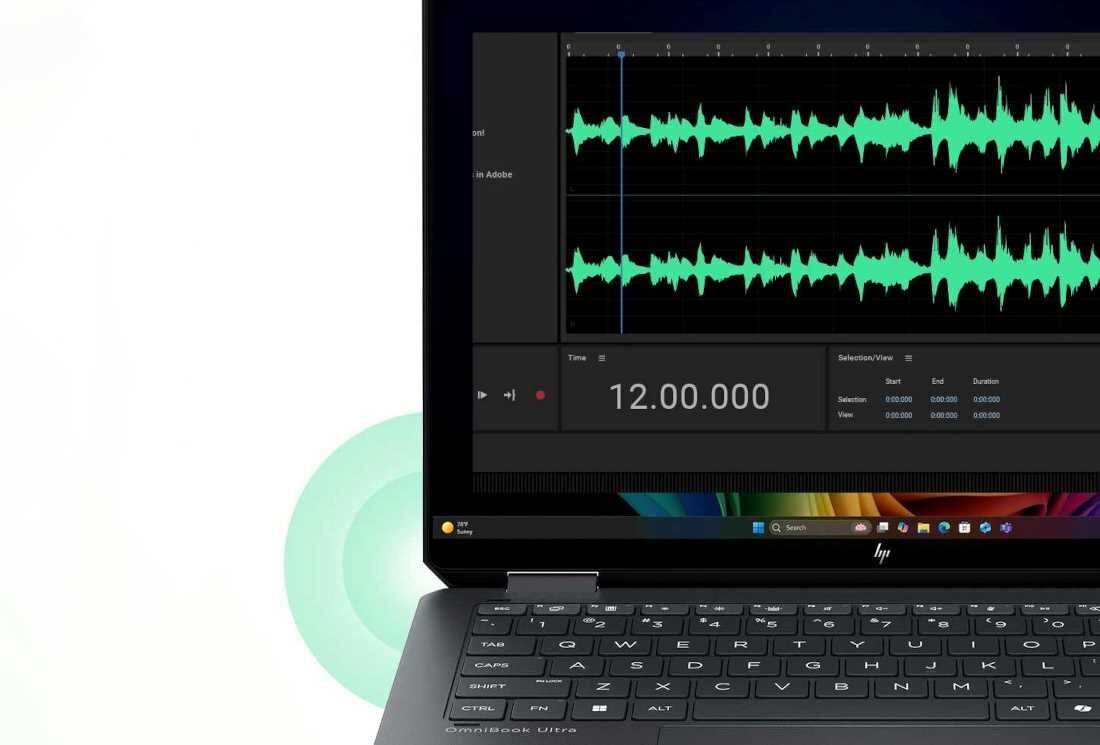 Laptop HP OmniBook Ultra Flip z otwartym programem do nagrywania dźwięku na ekranie. cztery wbudowane głośniki HP Quad HP Audio Boost 