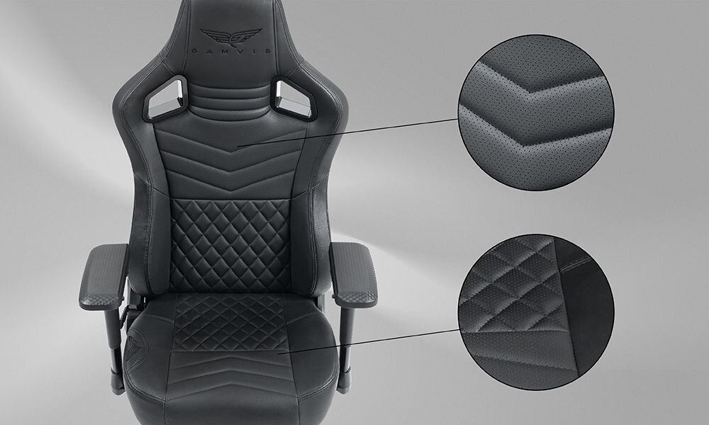 Fotel GAMVIS Elite 2.0 XL Basic Czarny zbliżenie na siedzisko fotela szare tło pikowana tapicerka PrimeLeather+ z przeszyciami jak w aucie sportowym wentylacja syntetyczna skóra wysoka odporność łatwa pielęgnacja
