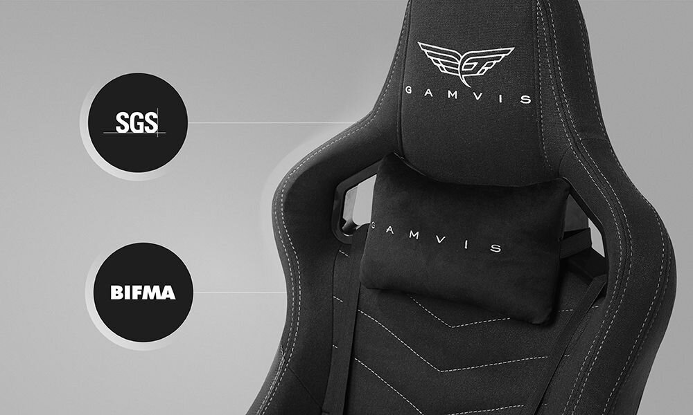 Fotel GAMVIS Elite 2.0 Pro XL Czarny (białe elementy) prezentacja fotela na szarym tle ze zbliżeniem na oparcie napis SGS BIFMA optymalny stosunek ceny do jakości wysoka klasa komponentów standardy jakościowe SGS BIFMA trwałość bezpieczeństwo