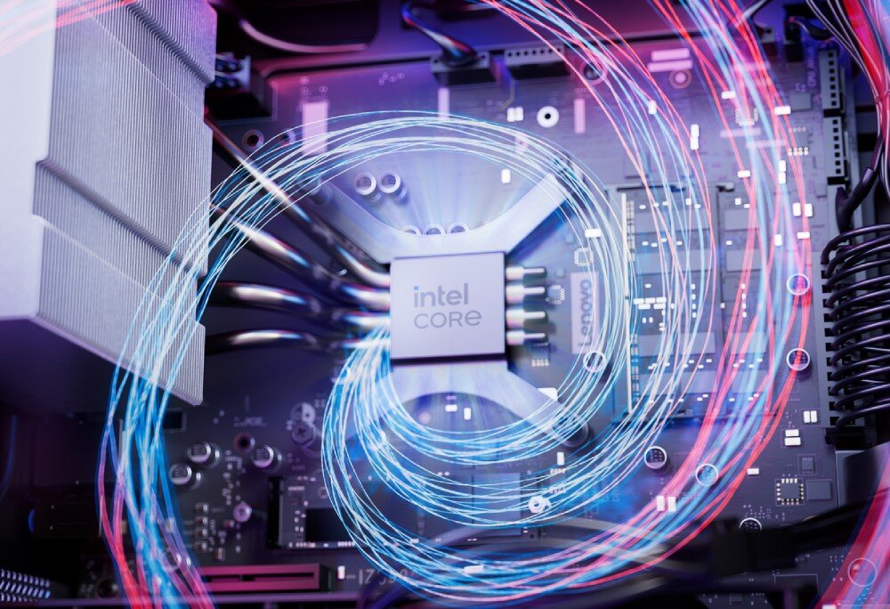 Komputer LENOVO Legion T5 30IAX10 Zbliżenie na procesor Intel zamontowany wewnątrz obudowy komputera z wizualizacją przepływu powietrza w postaci niebieskich i czerwonych linii, procesor, rdzenie, taktowanie, pamięć podręczna